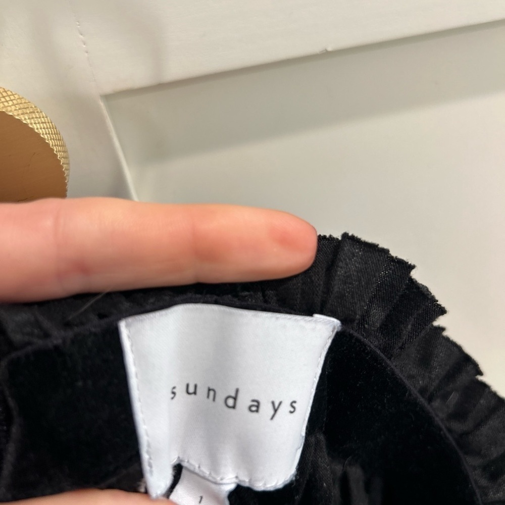 sundays Black Pleated Women's Pants size 1 - Picture 3 of 4